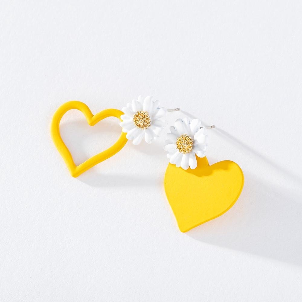 Daisy Dream Heart Drop Earrings